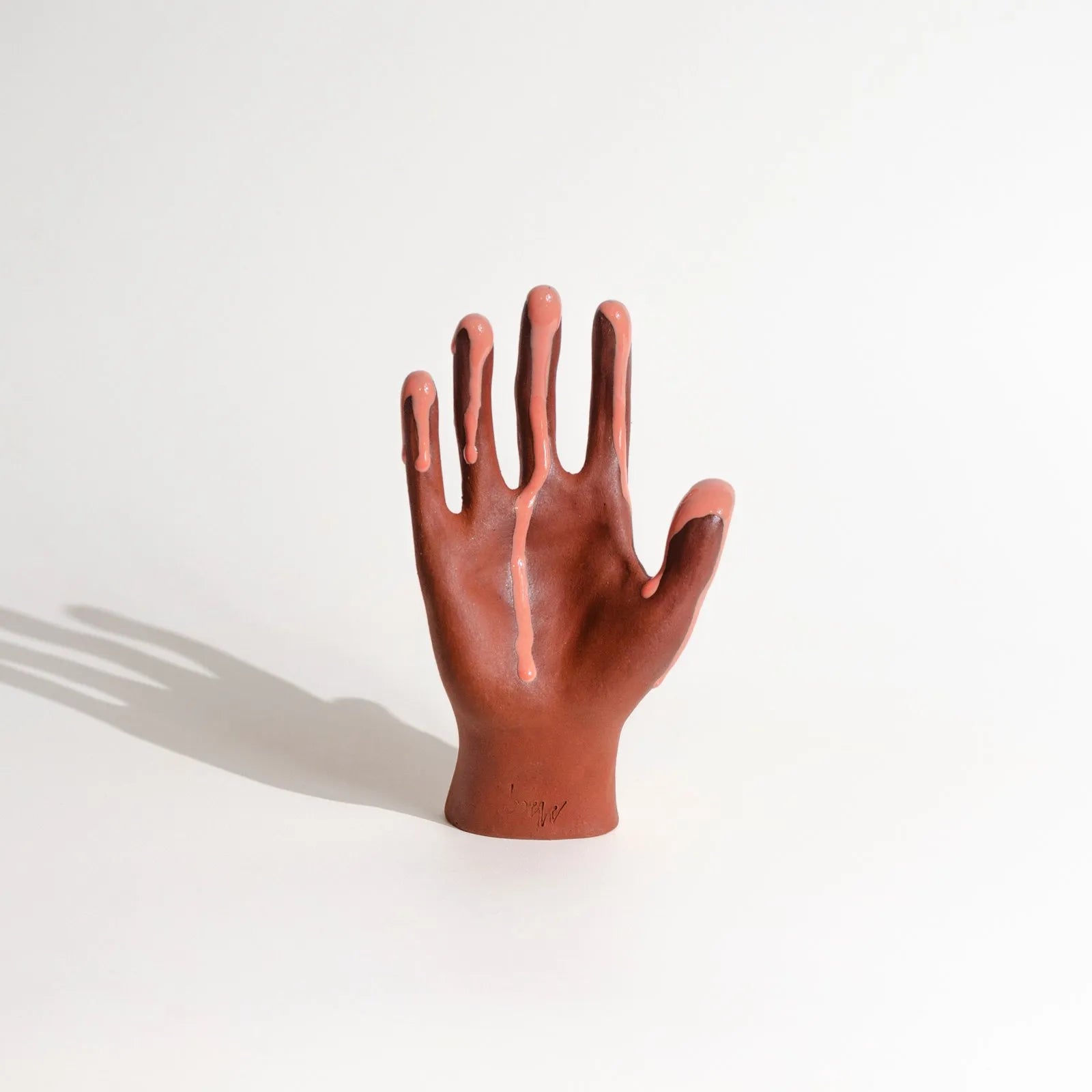 Melting hands sculpture Breve Ceramica Tropicalistic